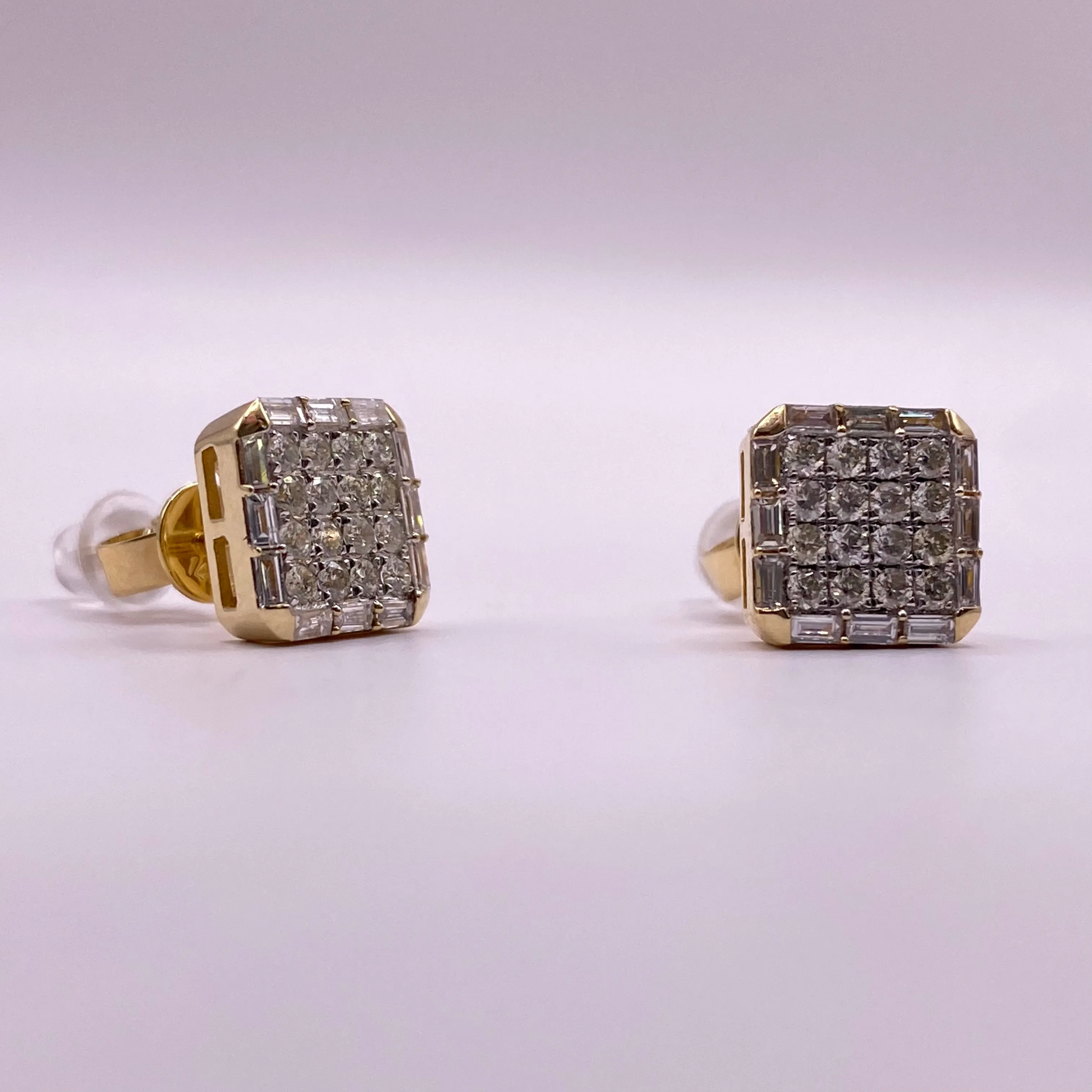 14K Yellow Gold Diamond Square Stud Earrings 0.95Ct / 3.1gr