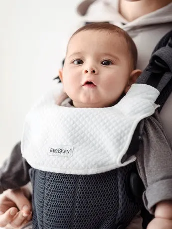 BabyBjörn Bib For Carrier Harmony