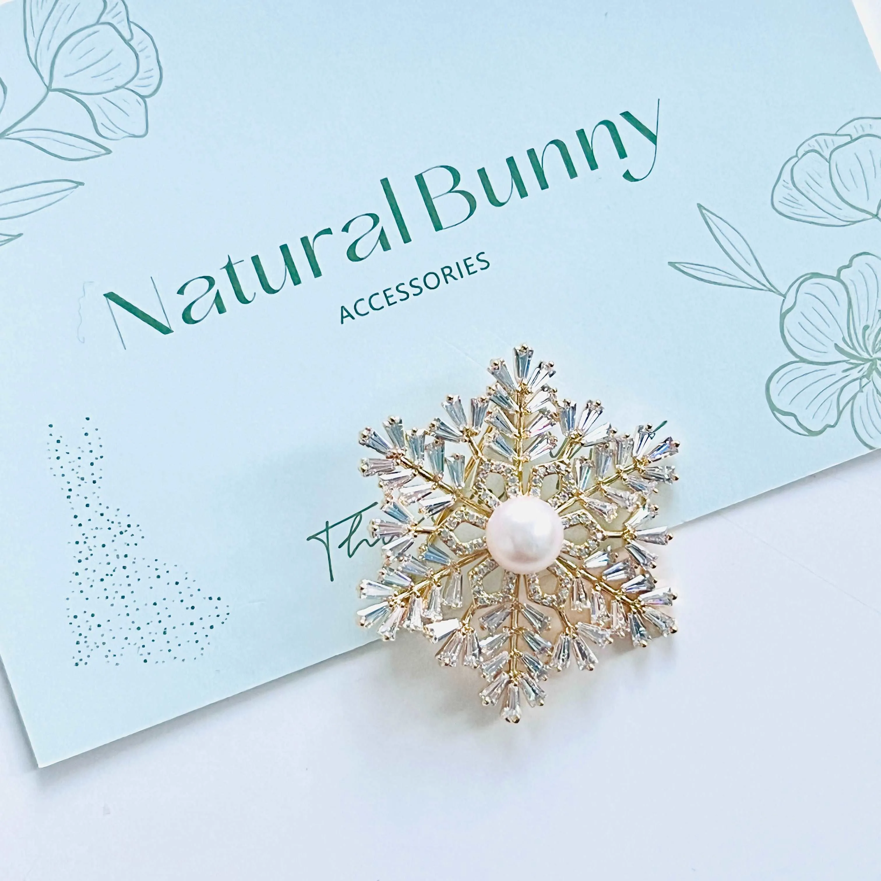 Charming Snowflake Freshwater Pearl Brooch