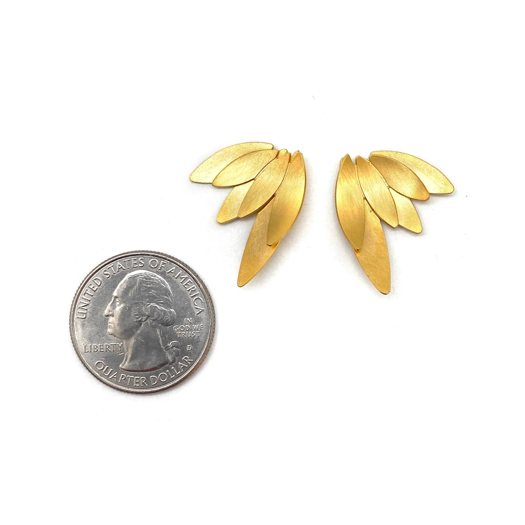 Concave Wing Earrings - Gold