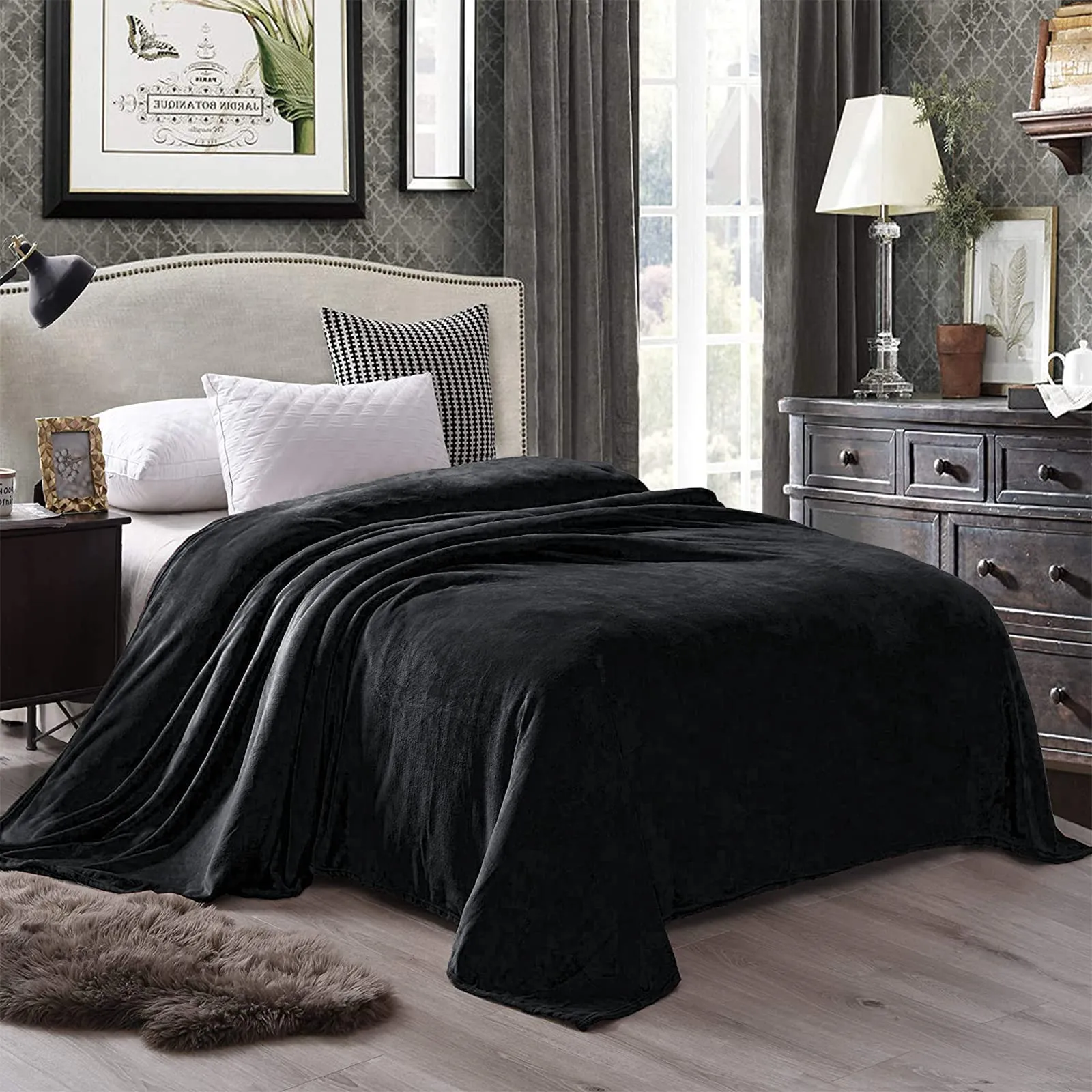 Exclusivo Mezcla Velvet Flannel Fleece Plush King Size Bed Blanket as Bedspread/Coverlet/Bed Cover (90" x 104", Black) - Soft, Lightweight, Warm and Cozy