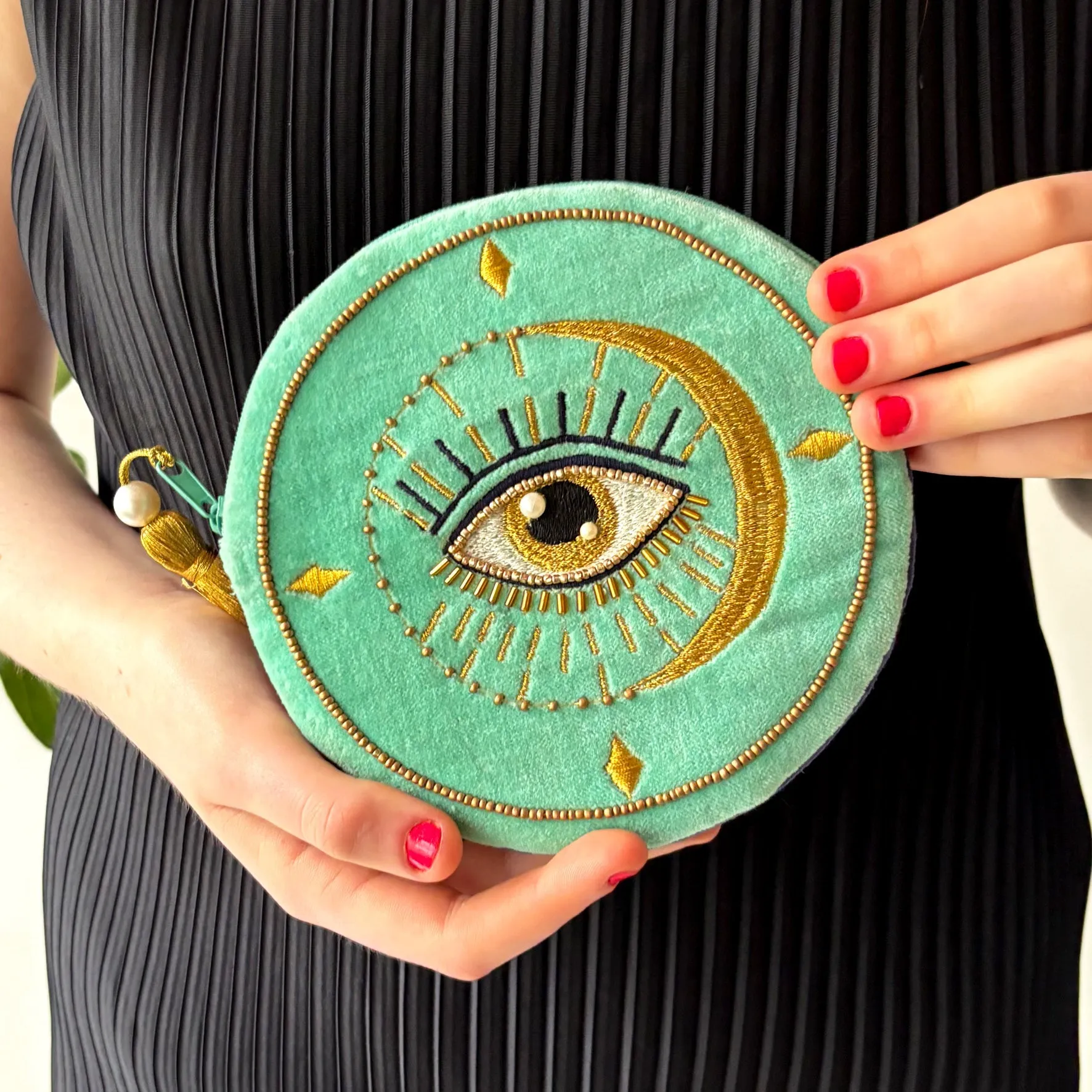 Glimmer Eye Round Makeup Bag