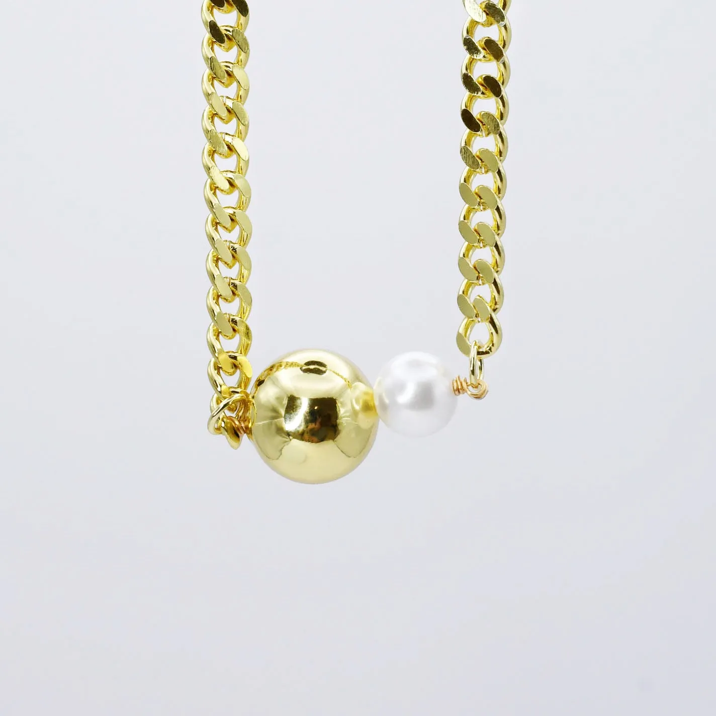 Golden Pearl Necklace M5