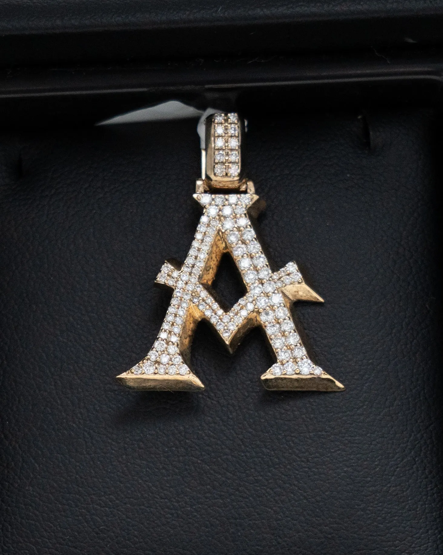 Letter A Pendant 10K Yellow Gold With Diamond / 4.2gr