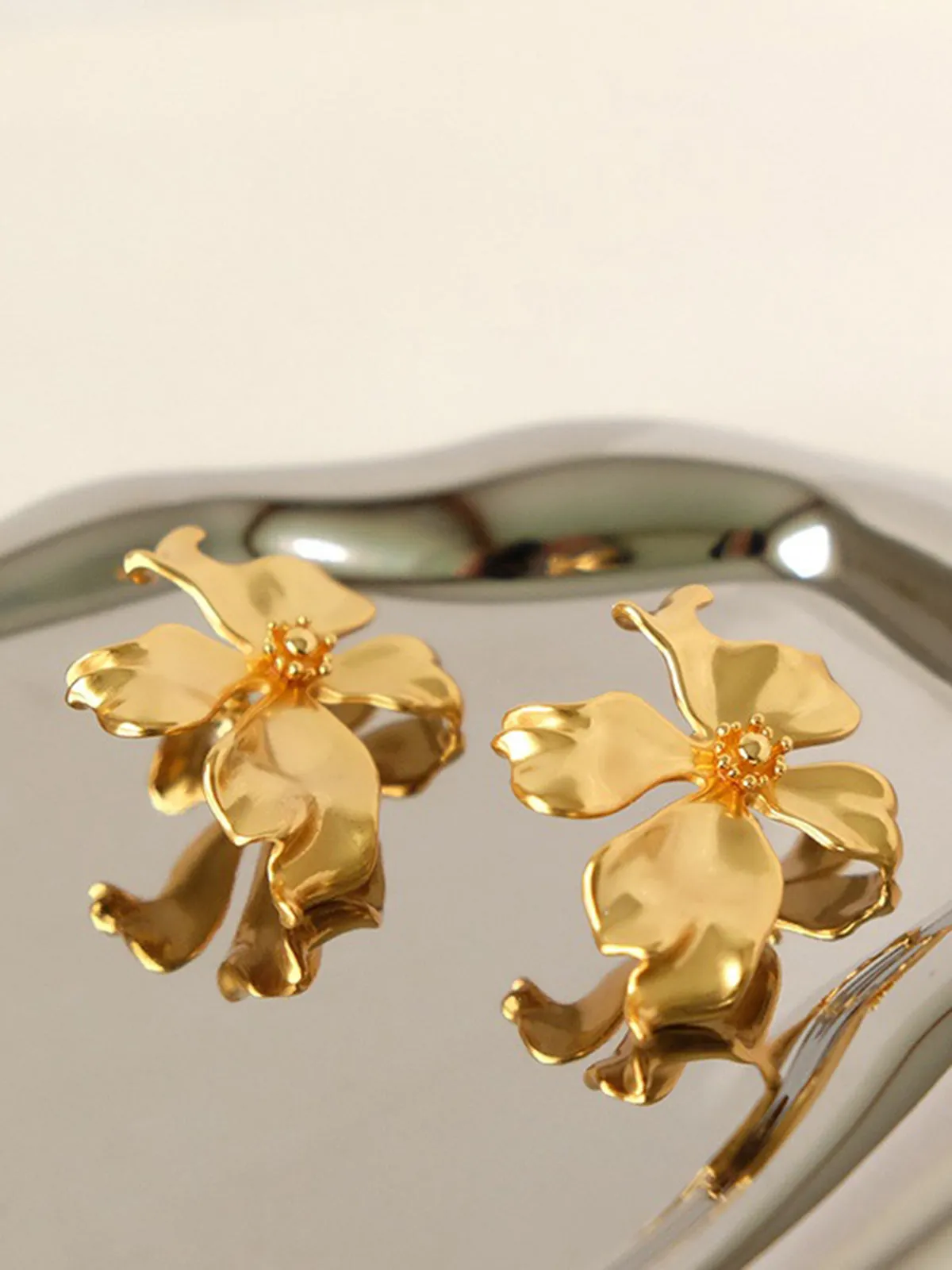 Metal Charming Flower Earrings