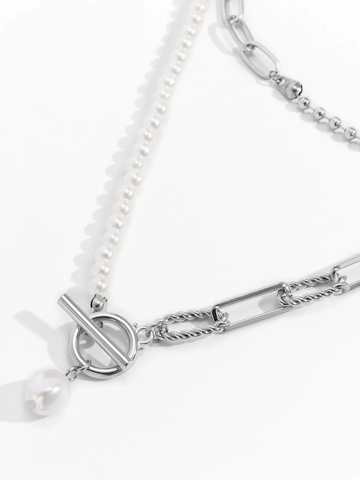 Pearl Charming Saturn Necklace